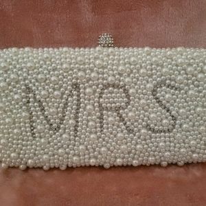 Pearl clutch